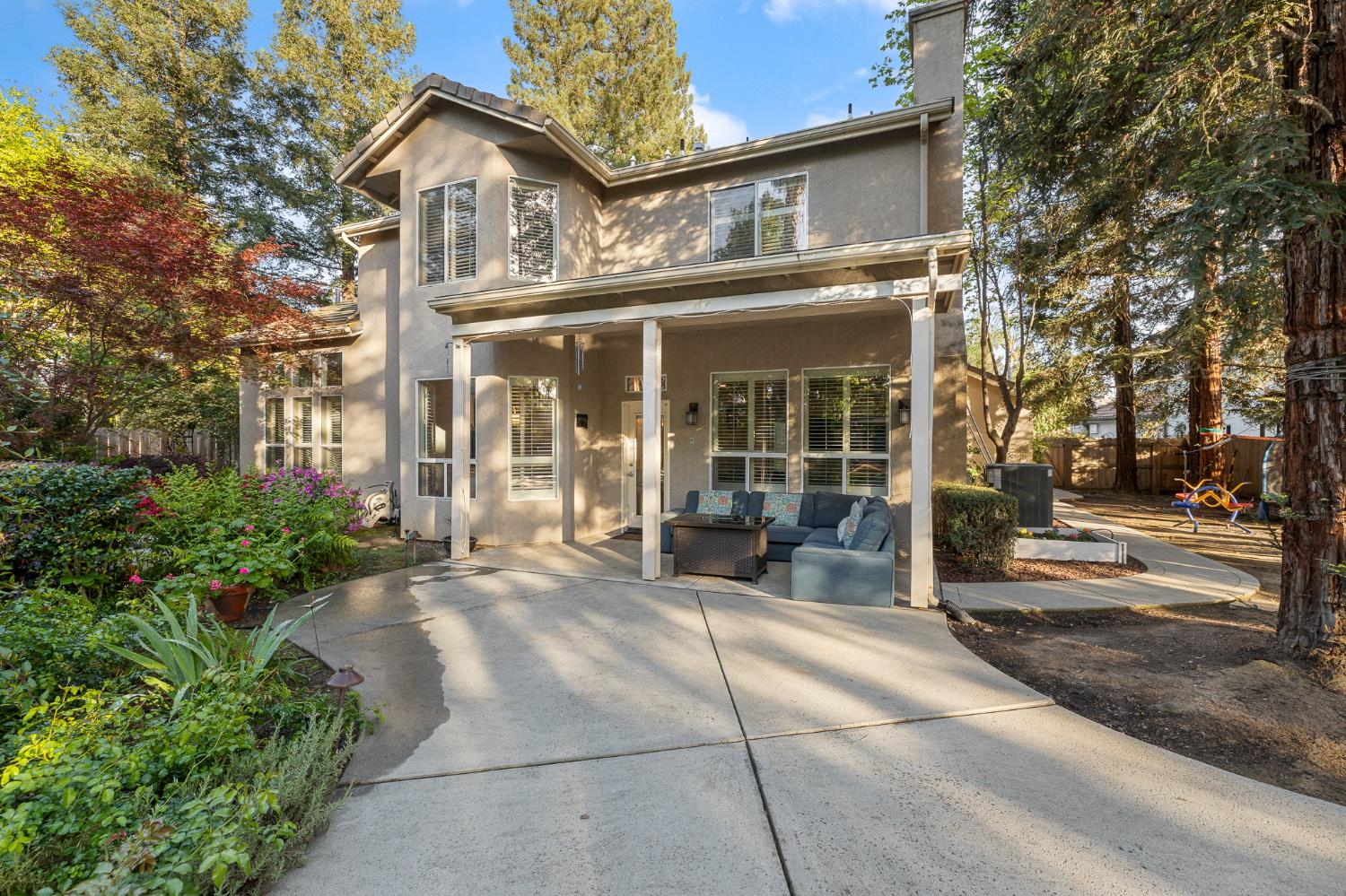 10340 N Sinclair Cir, Fresno, CA 93730