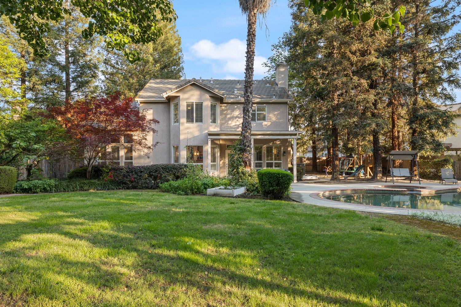 10340 N Sinclair Cir, Fresno, CA 93730