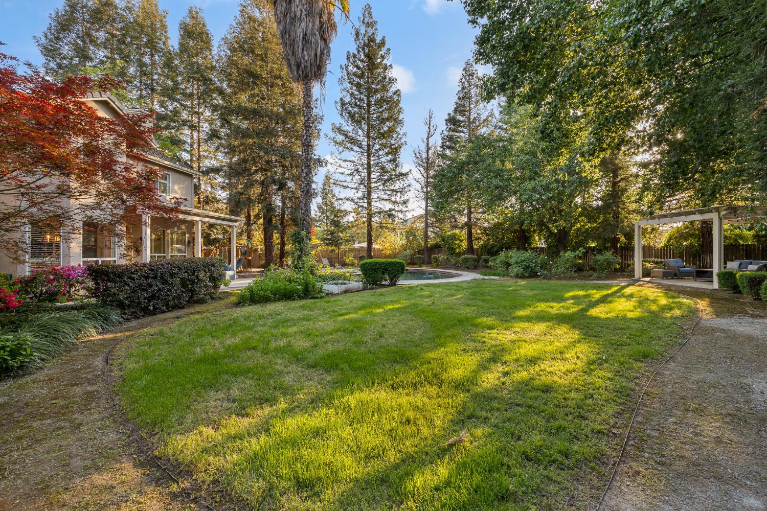 10340 N Sinclair Cir, Fresno, CA 93730