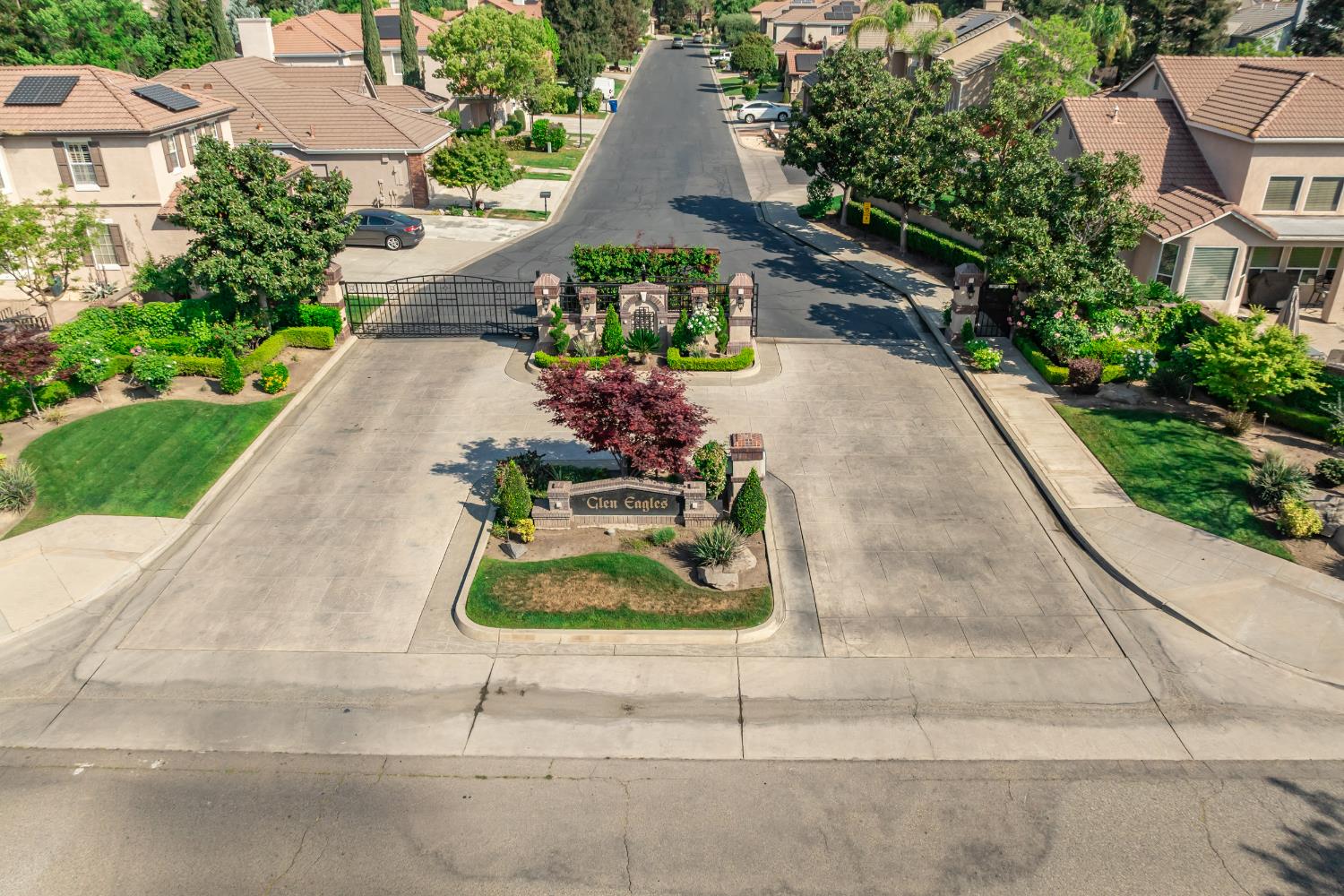 10340 N Sinclair Cir, Fresno, CA 93730