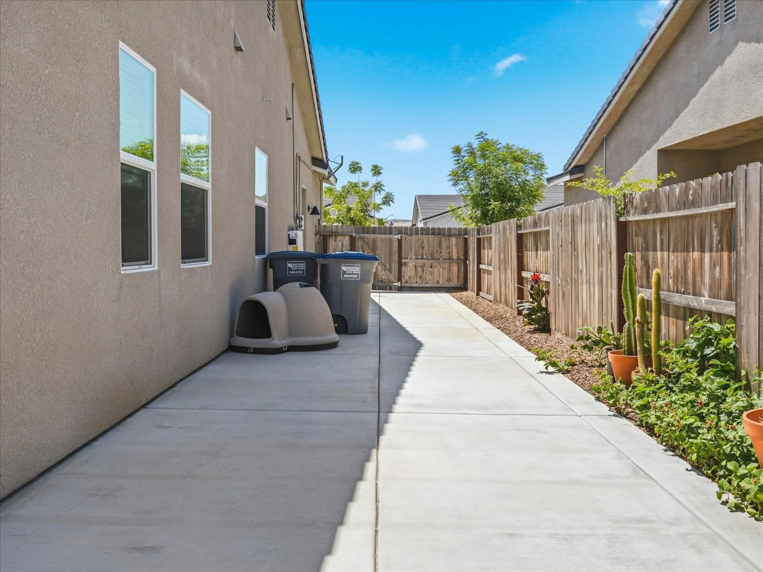20112 Siena Dr, Friant, CA 93626